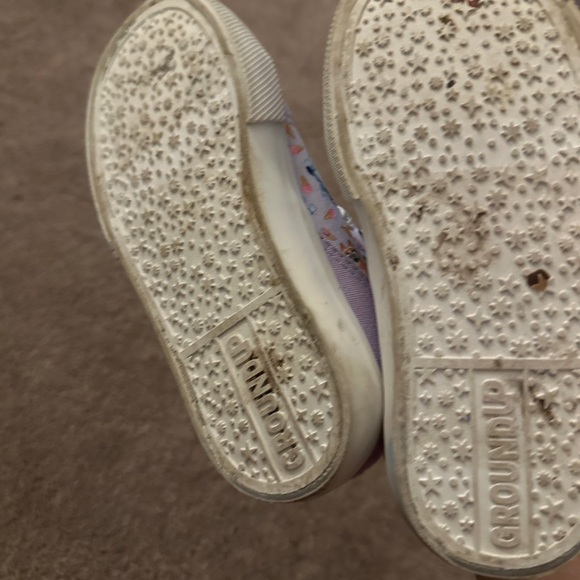 Bluey size 10 high tops good condition one string broken - Picture 3 of 4